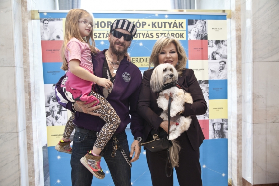 Ganxsta Zolee kislányával, Zoéval és Balázs Klári Fánikával (Fotó: Szombat Éva) Kattints a nagyobb képekért!