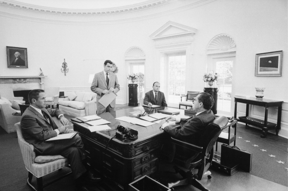 A Watergate-botrány egy pillanatfelvétele Nixon elnökkel - Forrás: Wikipedia