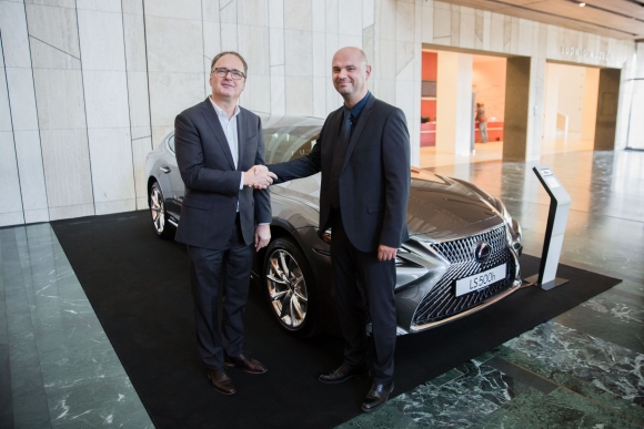 Kárpáti László, a Lexus magyarországi márkaigazgatója és Káel Csaba, a Müpa vezérigazgatója