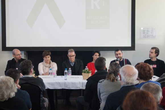 Balról: György Zsombor, Kálmán Olga, Lakner Zoltán, Parászka Boróka, Pető Péter és Stumpf Amdrás (Fotó: Szolcsányi Péter)