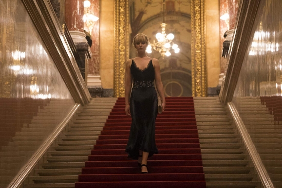 Jennifer Lawrence a Magyarországon forgatott Vörös verébben (Fotó: Murray Close - © TM & © 2018 Twentieth Century Fox Film Corporation)