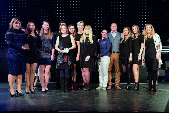 Az Essity Hungary, a Publicis Groupe Hungary, valamint a partnerügynökségek képviselői az Effie 2019 díjátadón
